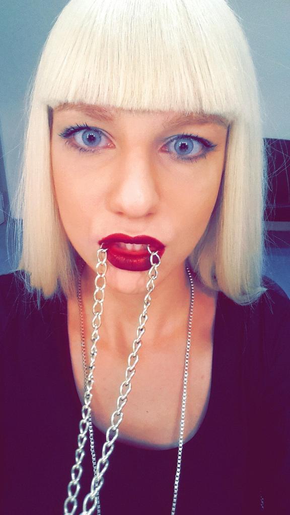 Ayşenur Balcı Kimdir? Ayşenur Balcı Kimdir?