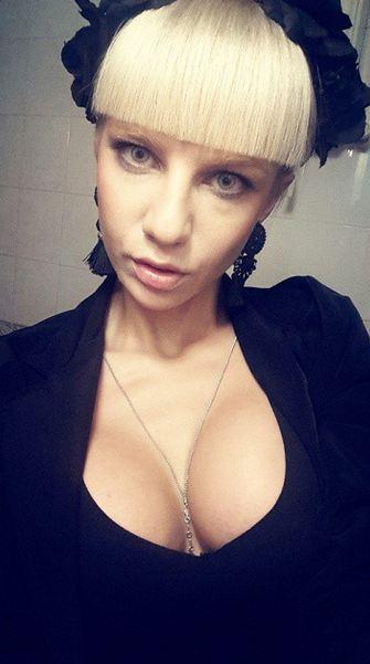 Ayşenur Balcı Kimdir? Ayşenur Balcı Kimdir?