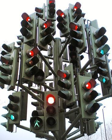 Trafik Lambaları Neden 3 Renktir Trafik Lambaları Neden 3 Renktir